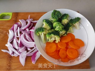 肥牛饭的做法步骤：1