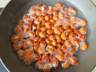 螺丝椒洋葱炒虾尾的做法步骤：3