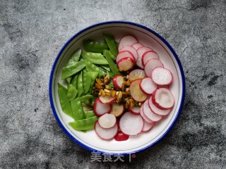 荷兰豆樱桃萝卜拌牛肉的做法步骤：6