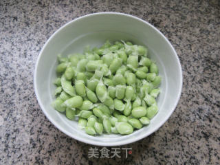 榨菜丝皱皮椒炒毛豆的做法步骤：2