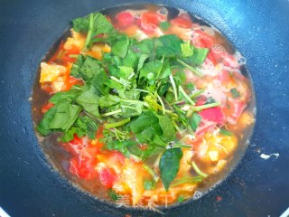 菠菜鸡蛋豆腐汤的做法步骤：4