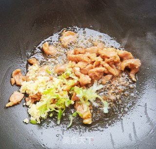 韭菜炒肉的做法步骤：8