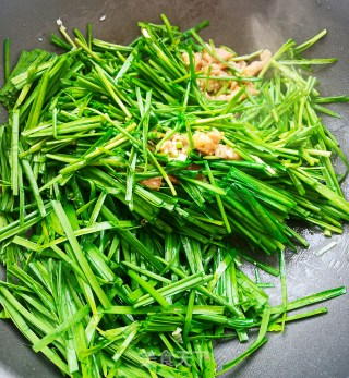 韭菜炒肉的做法步骤：9