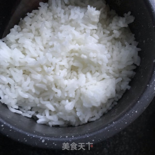 虾仁什锦炒饭的做法步骤：1