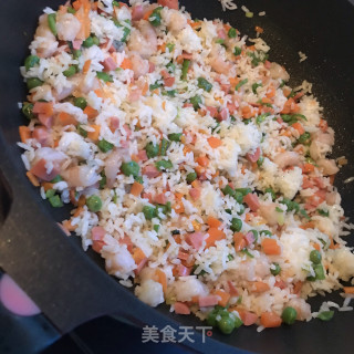 虾仁什锦炒饭的做法步骤：7