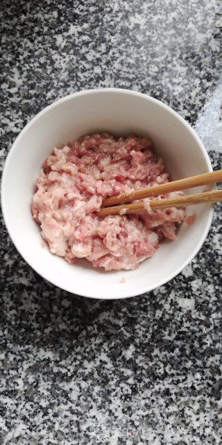 肉末豆子的做法步骤：2