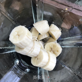 香蕉生菜汁的做法步骤：3