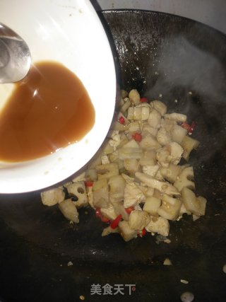 鱼香莲藕鸡丁的做法步骤：14