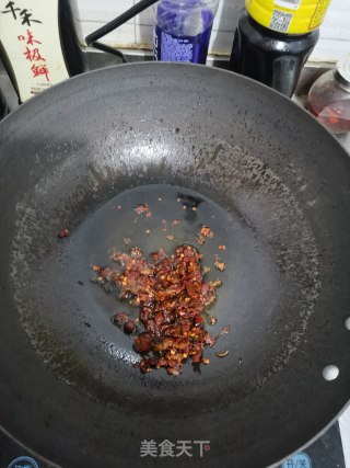 老干妈香辣菜火腿炒饭的做法步骤：2