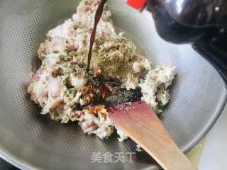 香芹大肉水饺的做法步骤：4