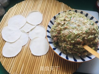 香芹大肉水饺的做法步骤：9