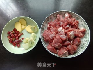 砂锅炖牛肉的做法步骤：1