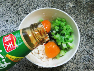 海鲜菇菜芯炒鸭蛋的做法步骤：7