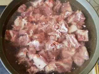 冬瓜烧排骨的做法步骤：2