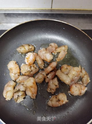 鲜虾遇上西兰花的做法步骤：7