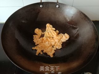 韭菜炒红薯粉的做法步骤：2