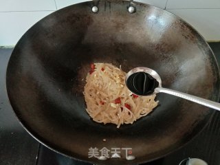 韭菜炒红薯粉的做法步骤：5