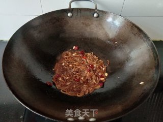 韭菜炒红薯粉的做法步骤：7