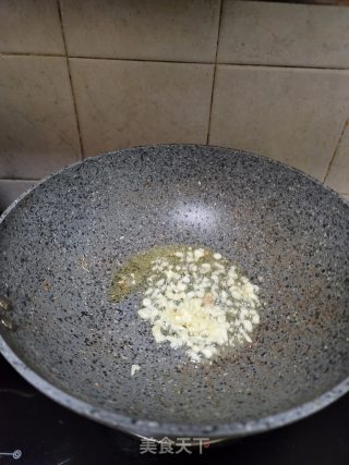 蒜蓉炒菜心的做法步骤：6