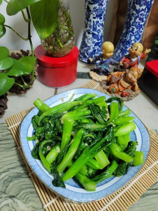 蒜蓉炒菜心的做法步骤：10