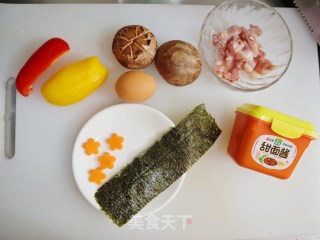 儿童版小熊萌宠香菇鸡丁盖饭的做法步骤：2