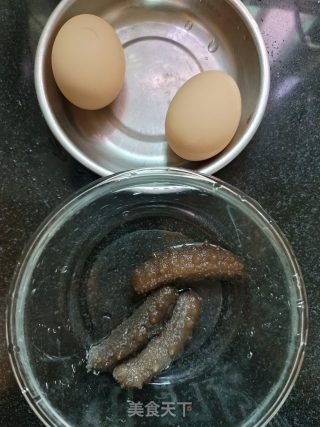 海参蒸蛋的做法步骤：1