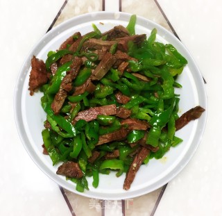 干切牛肉炒青椒的做法步骤：6