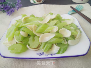 百合炒西芹的做法步骤：8