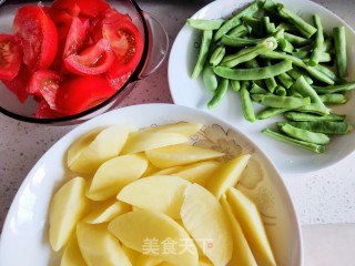 砂锅番茄土豆虾的做法步骤：4