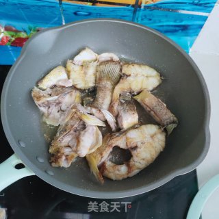 酱烧黄花鱼的做法步骤：6