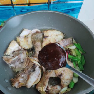 酱烧黄花鱼的做法步骤：9