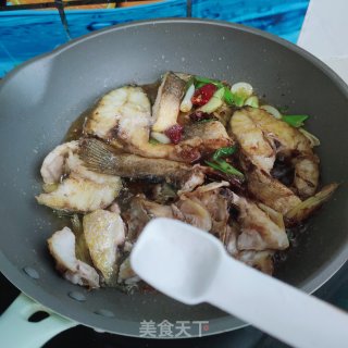 酱烧黄花鱼的做法步骤：11