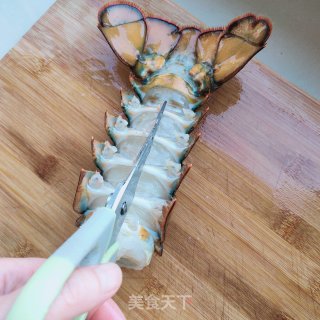 黄酒烧龙虾尾的做法步骤：3