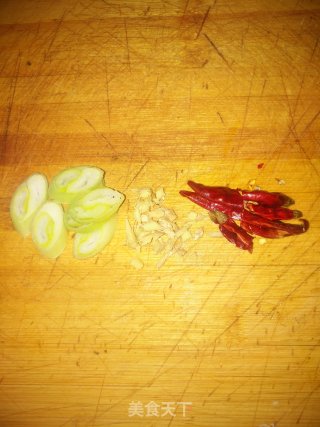 木耳青菜炒米粉的做法步骤：3