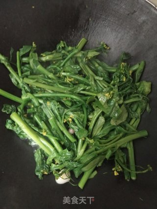 蒜蓉炒菜心❤️的做法步骤：2