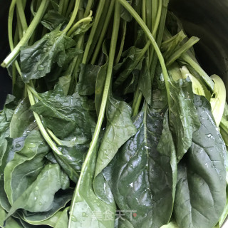 菠菜拌小豆芽的做法步骤：2