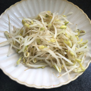 菠菜拌小豆芽的做法步骤：3