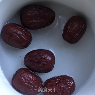 红枣三黑米糊的做法步骤：1