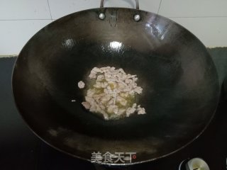 豆芽炒热干面的做法步骤：3