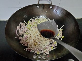 豆芽炒热干面的做法步骤：5