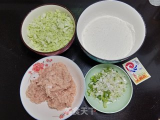 包菜小肉包的做法步骤：1