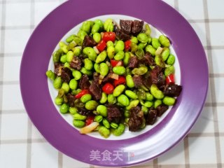 毛豆炒熏肠的做法步骤：10