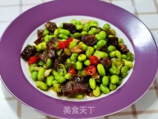 毛豆炒熏肠的做法步骤：11