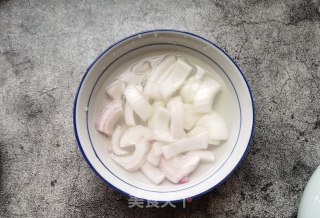 洋葱木耳拌豆腐皮的做法步骤：3