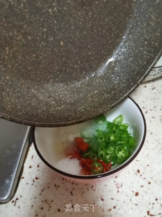 凉拌酸辣藕片的做法步骤：3
