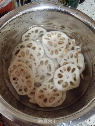 凉拌酸辣藕片的做法步骤：7