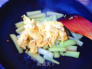 丝瓜炒鸡蛋的做法步骤：5