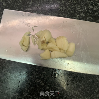 黄豆酱炒番薯叶的做法步骤：2