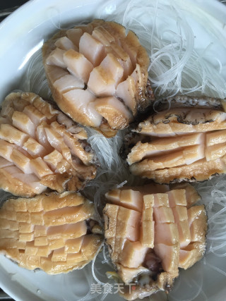 蒜蓉粉丝蒸鲍鱼的做法步骤：3
