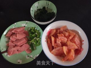 裙带菜西红柿汤面的做法步骤：2